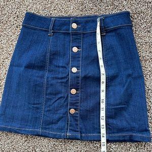 Women’s jean skirt celebrity pink size 3. 15 inch length